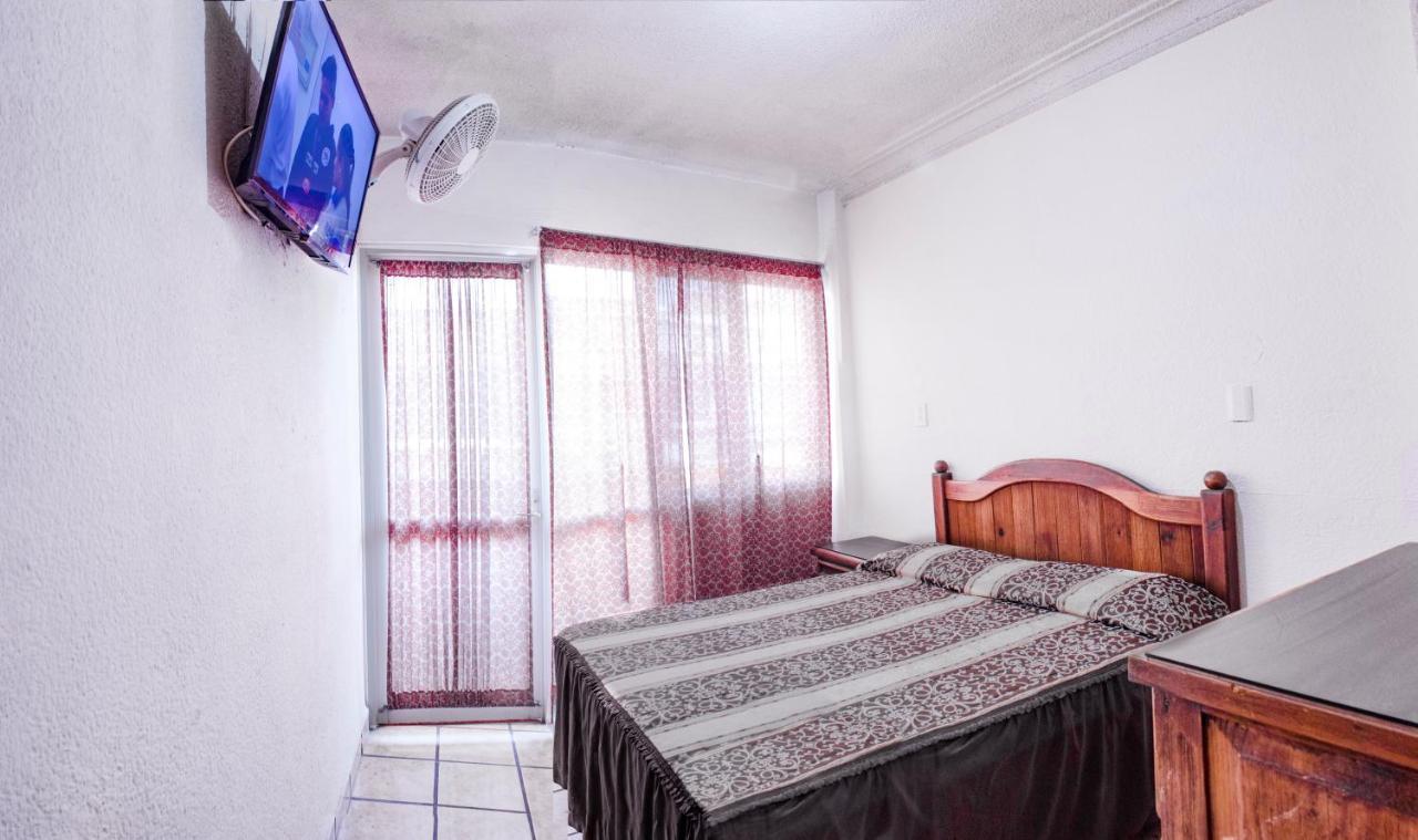 Hotel Plaza Aleman Леон Екстериор снимка