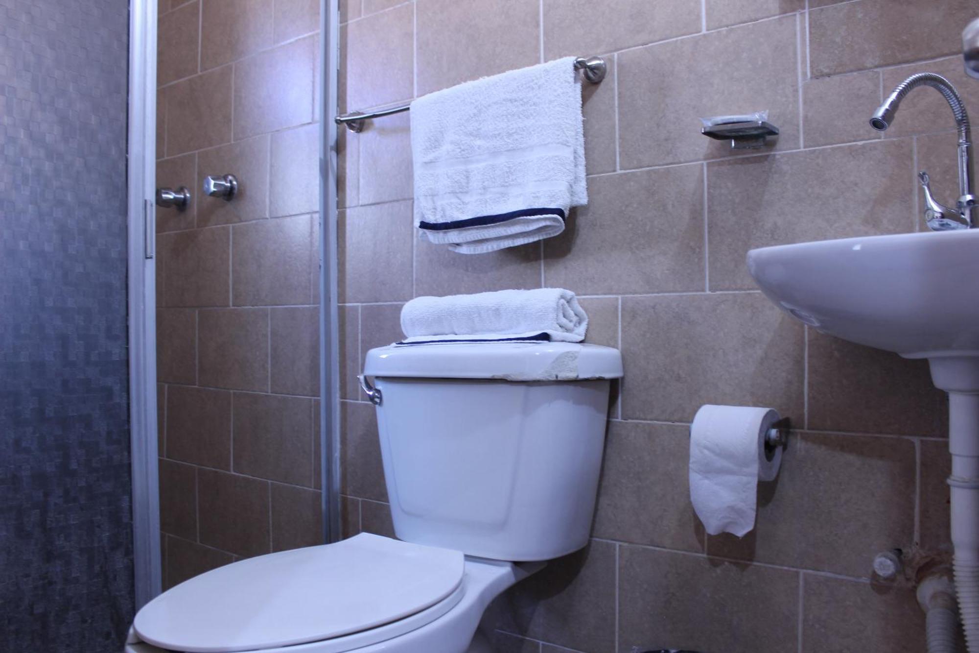 Hotel Plaza Aleman Леон Стая снимка