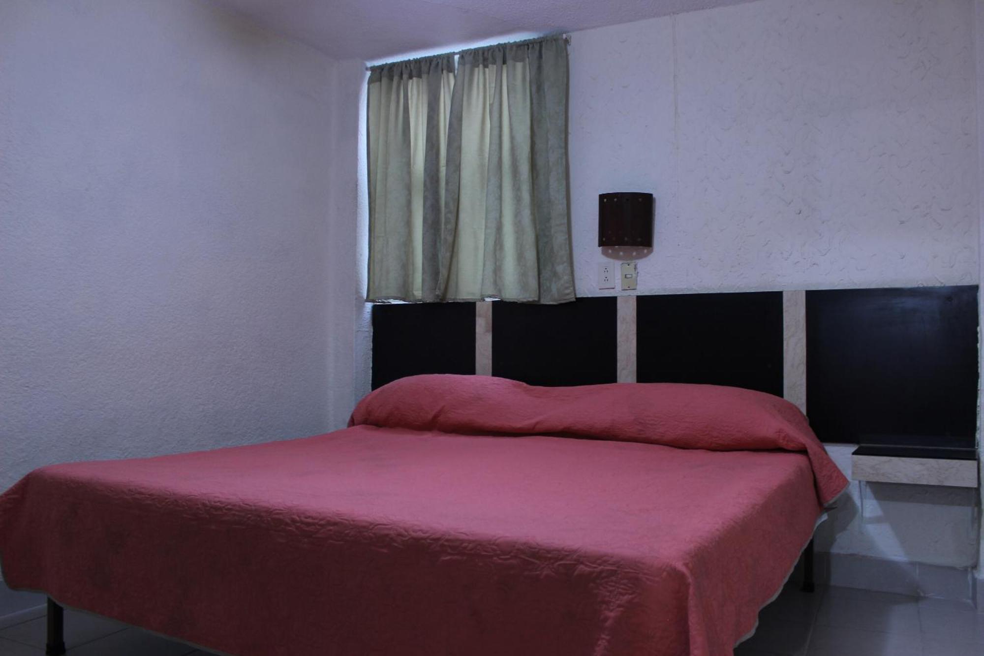Hotel Plaza Aleman Леон Стая снимка