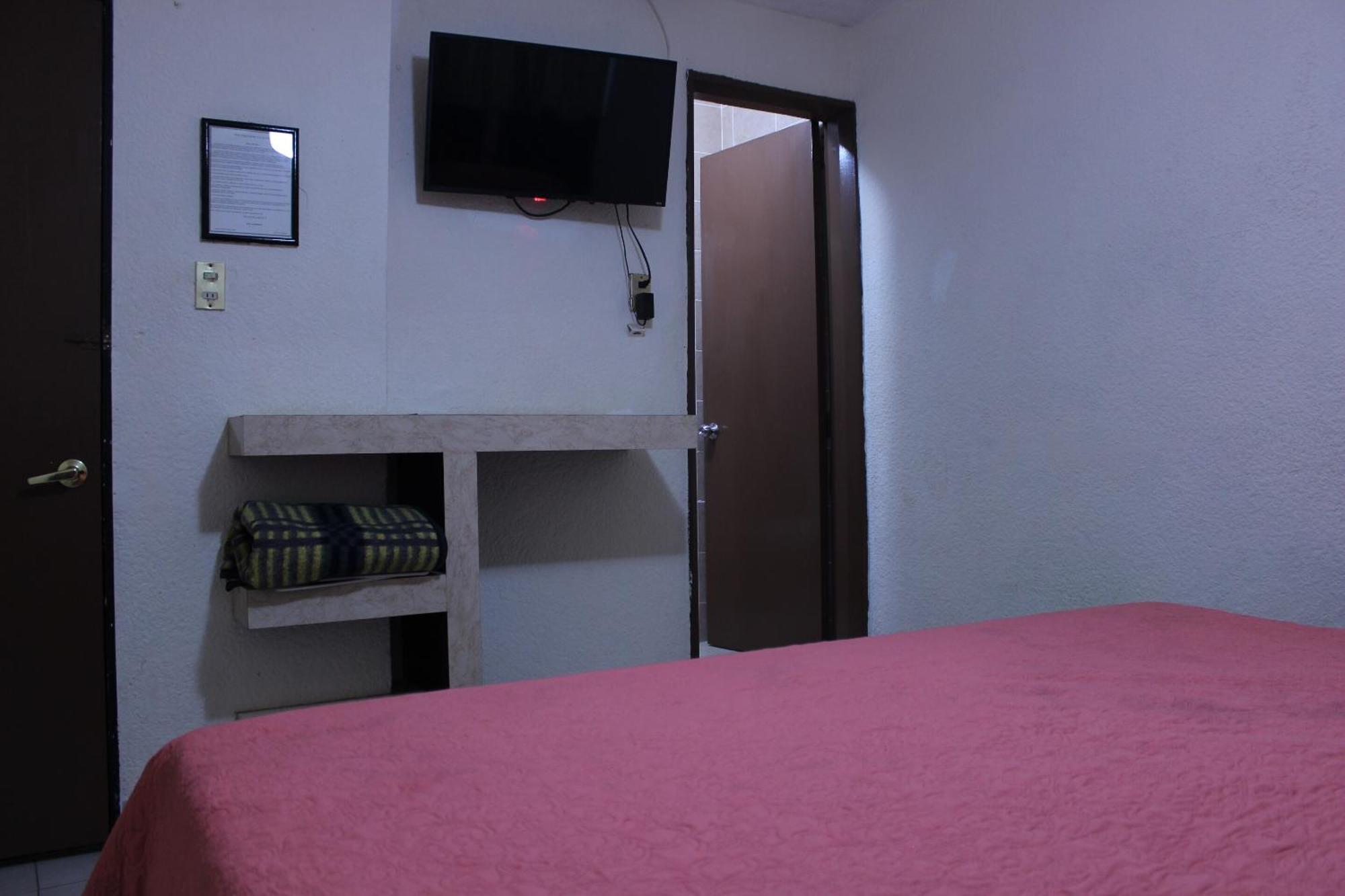 Hotel Plaza Aleman Леон Стая снимка