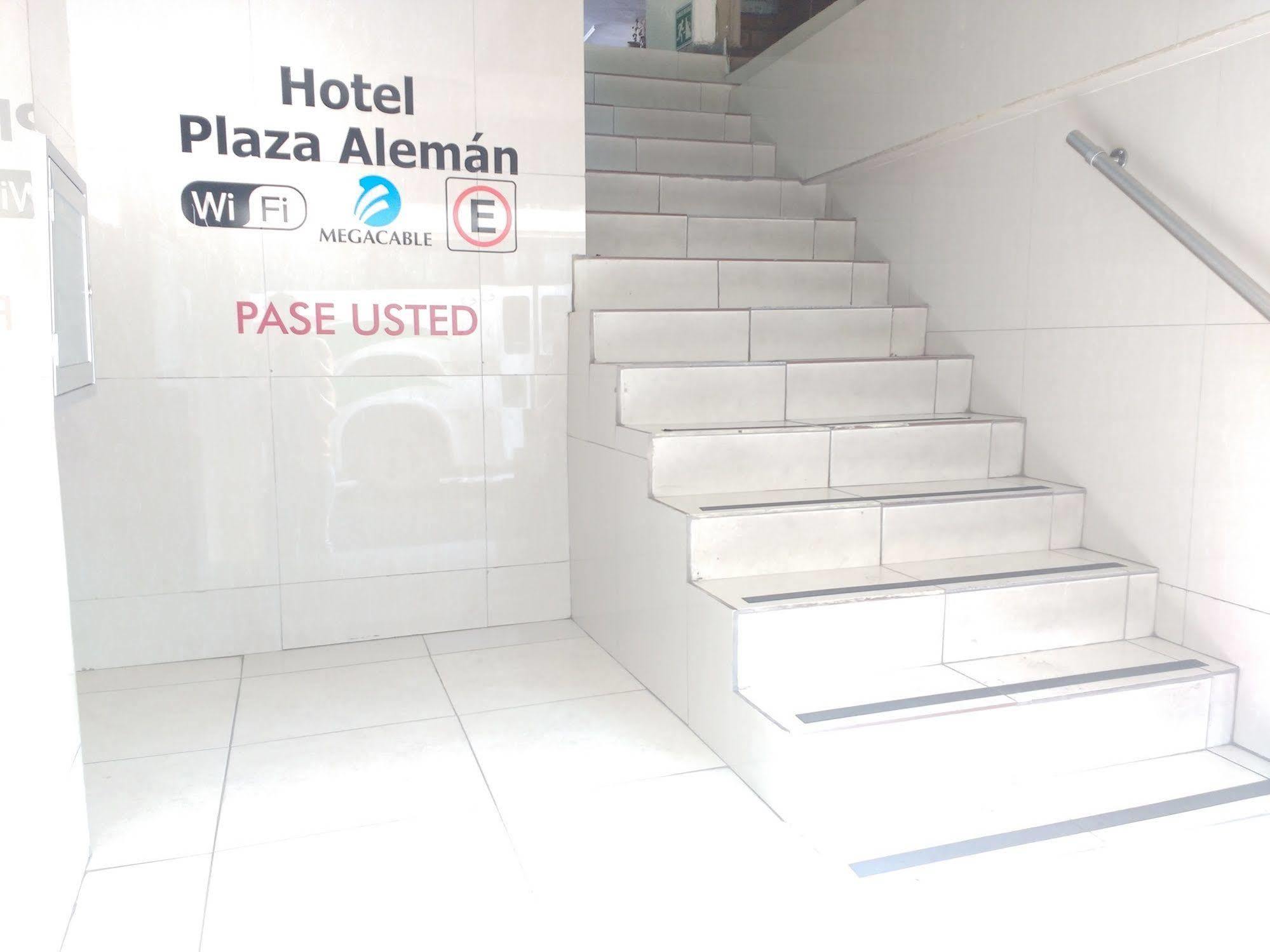 Hotel Plaza Aleman Леон Екстериор снимка