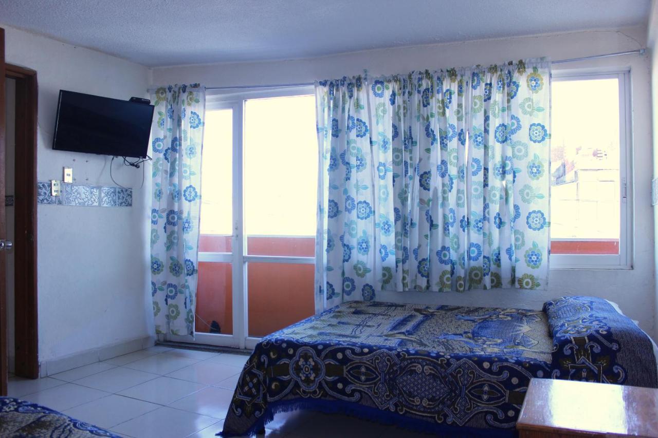 Hotel Plaza Aleman Леон Екстериор снимка