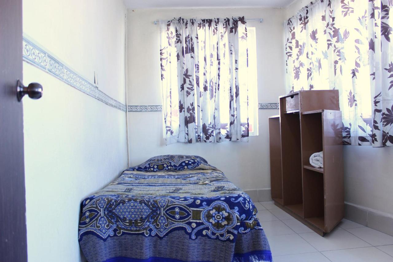 Hotel Plaza Aleman Леон Екстериор снимка