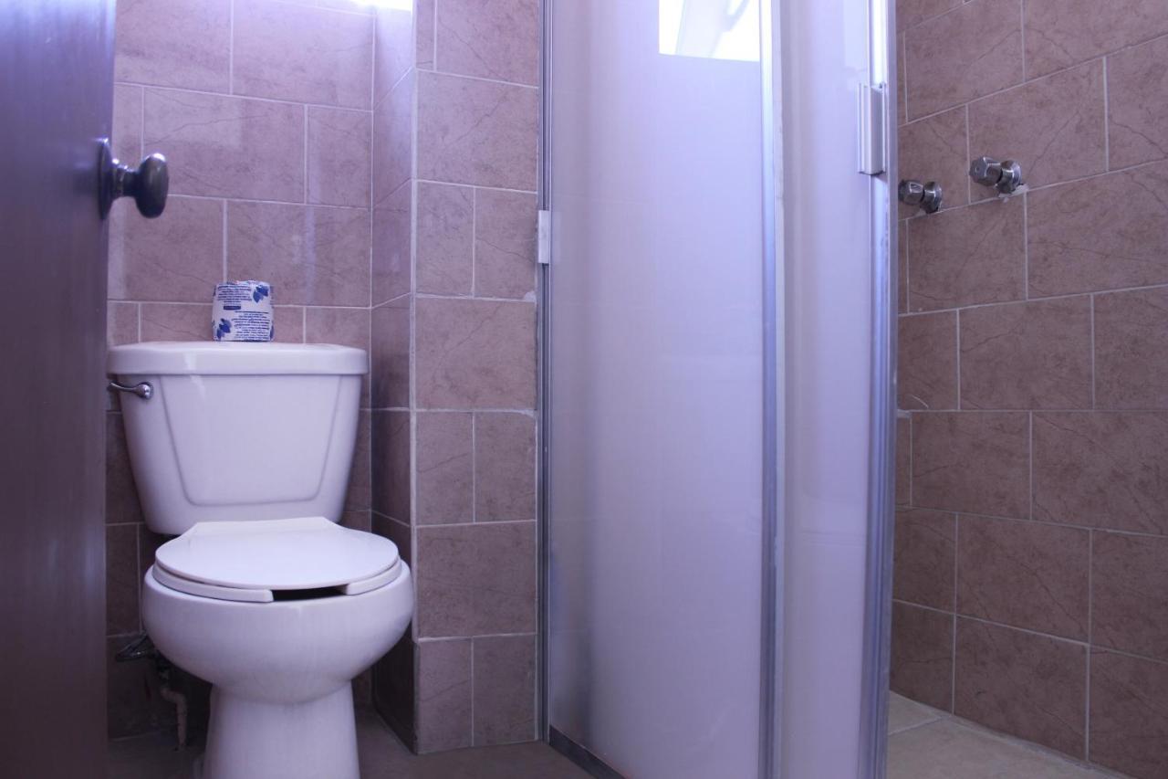 Hotel Plaza Aleman Леон Екстериор снимка